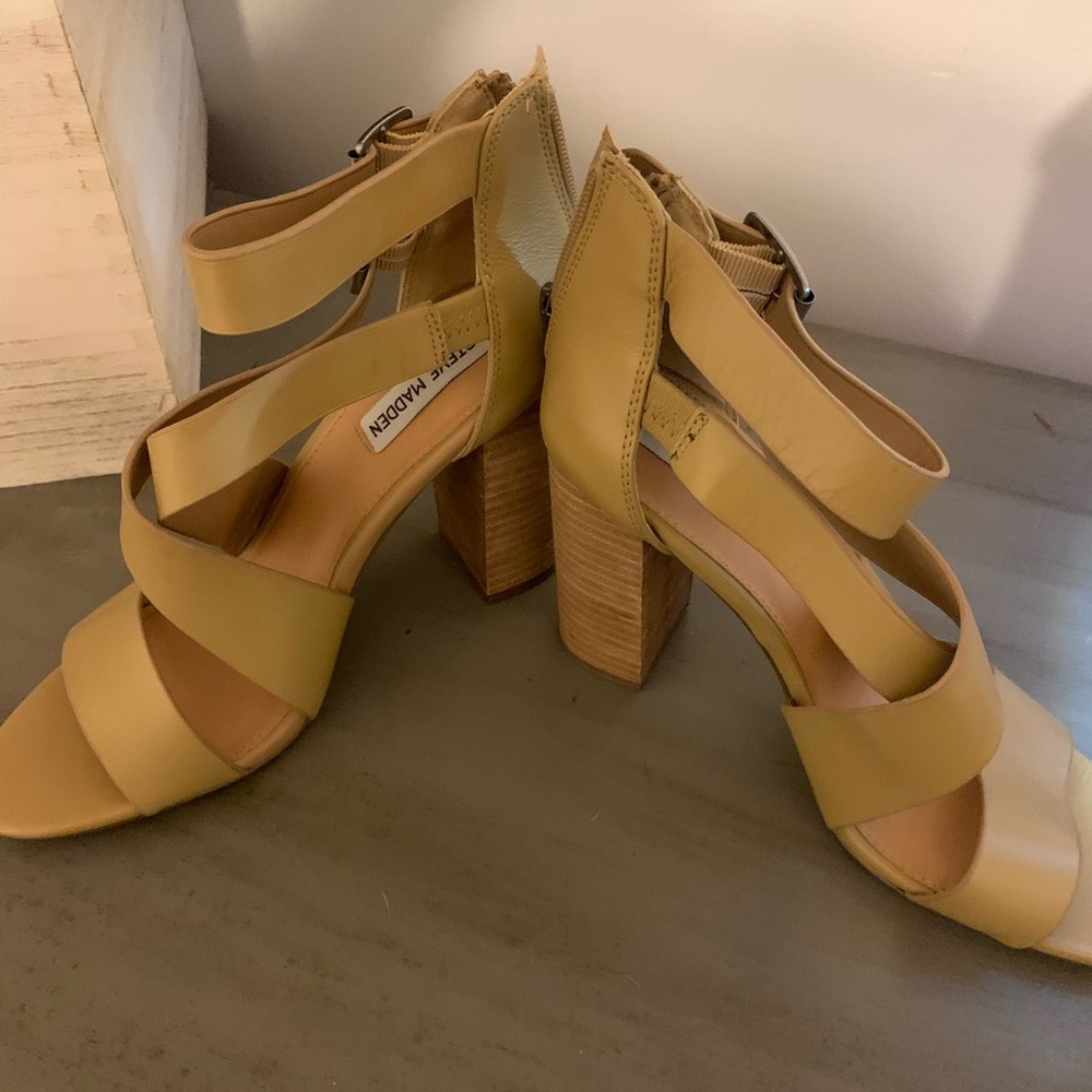 Steve Madden Zipped Heel
